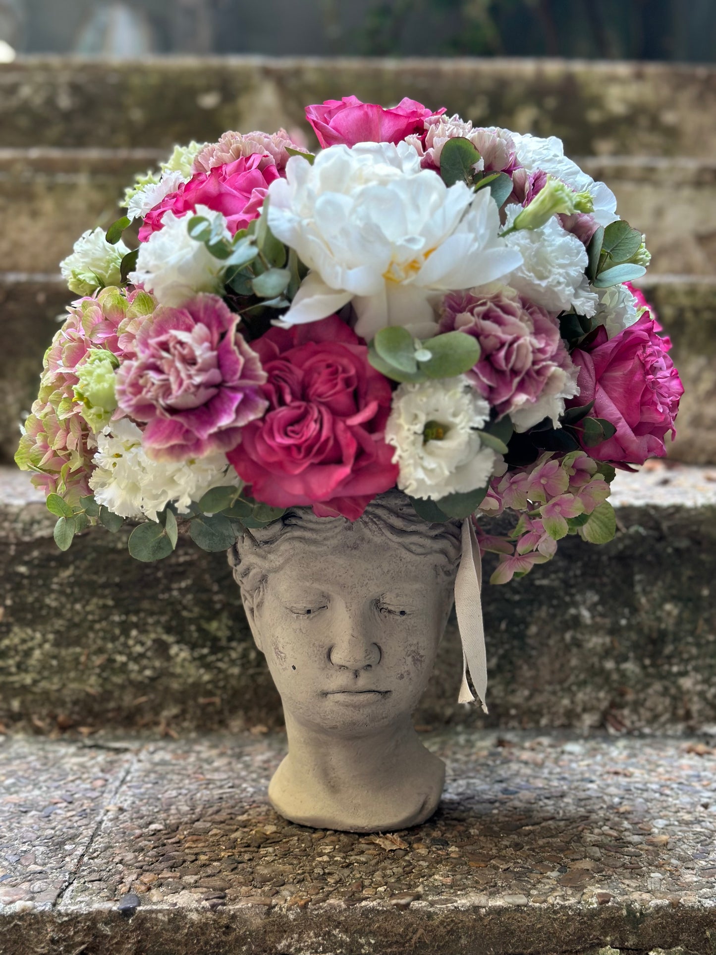 Cabeza Venus con Flores de Temporada