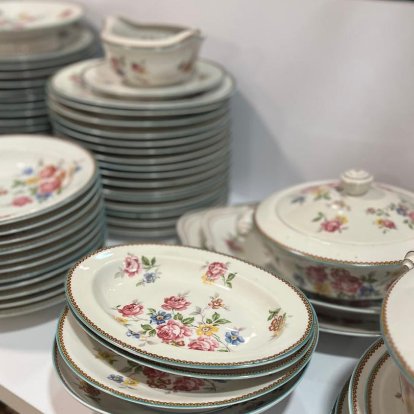 Vajilla Limoges flores rosa filo verde