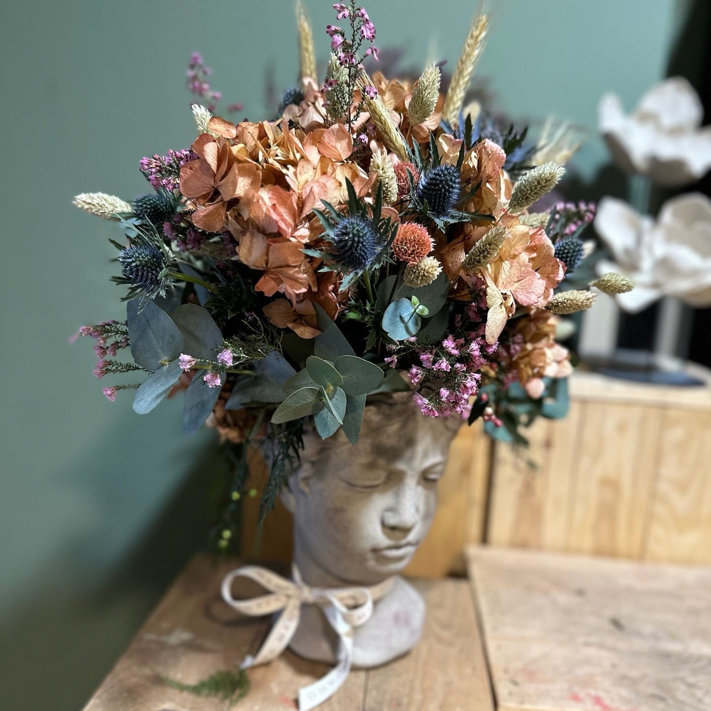 Cabeza Venus con Flores Preservadas