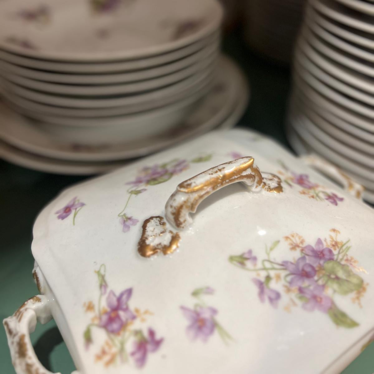 Vajilla Limoges Violetas