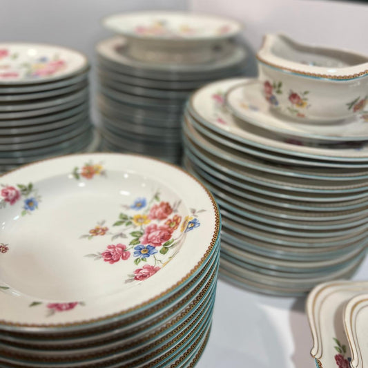 Vajilla Limoges flores rosa filo verde