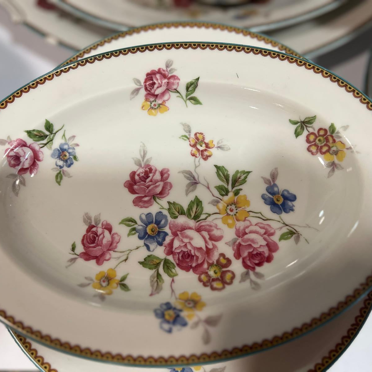 Vajilla Limoges flores rosa filo verde