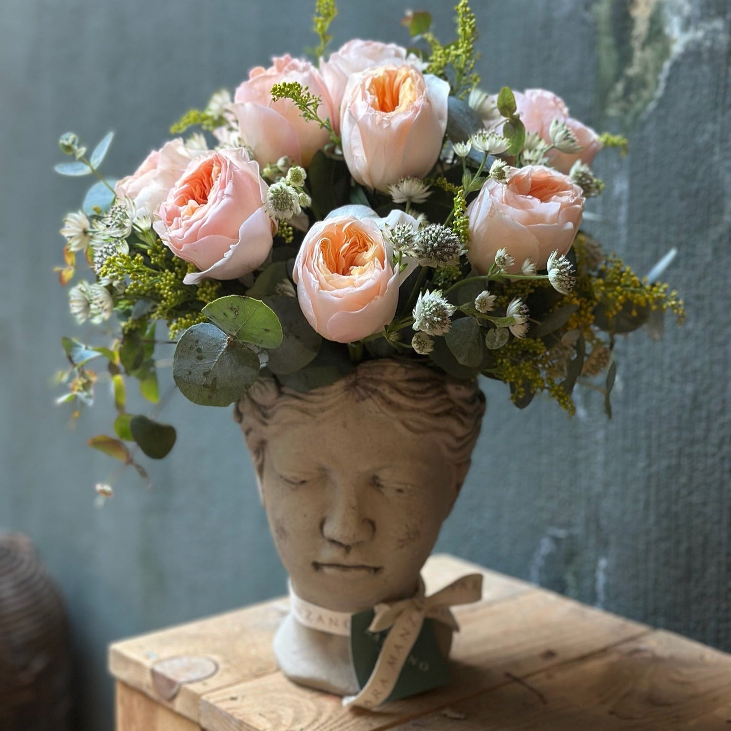 Special Venus Head with Roses